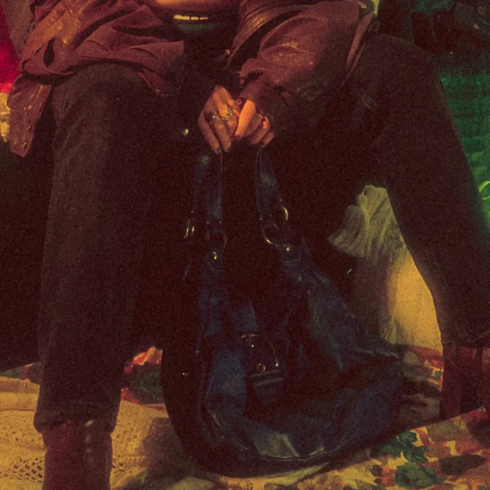 Authentic COACH Blue Leather Women's Bag with 3 Compartments - Picture 5 of 12